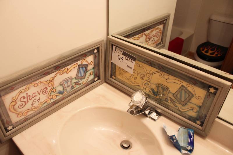 lot 95 image: Lot of (2) Framed Wall Decorations 22 x 10.