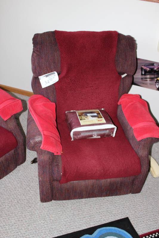 lot 34 image: Recliner Chair wCloth Upholstery Includes Cover 34 x 34 x 38.