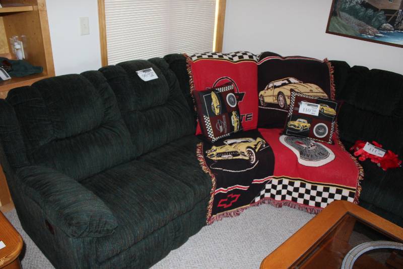 lot 96 image: Sectional Recliner Couch wFabric Upholstery 90 x 90 x 32 x 34.