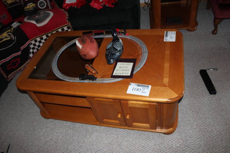 lot 97 image: Lot of (3) Wooden Tables 24 x 28 x 22 30 x 50 x 22.