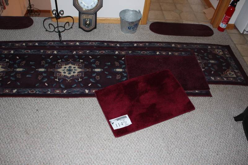 lot 114 image: Lot of (4) Rugs 27 x 17 92 x 23.