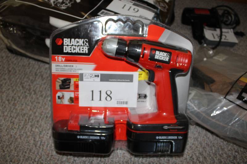 lot 118 image: Black & Decker Power Drill wBattery & Charger.
