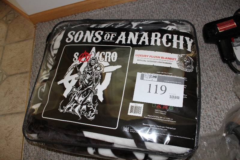 lot 119 image: Sons Of Anarchy Luxury Plush Blanket.
