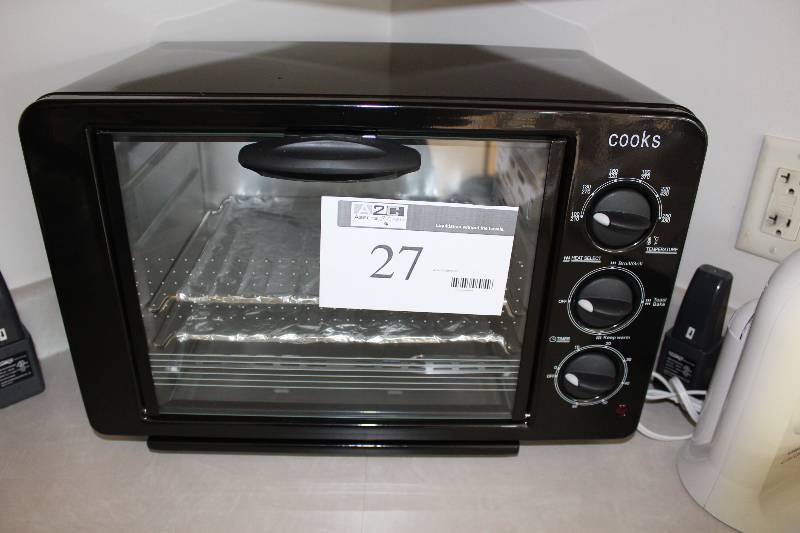 lot 27 image: Cooks Toaster Oven.