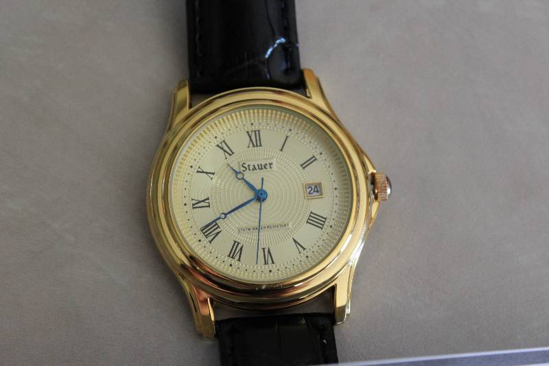 lot 226 image: Stauer Watch wband.