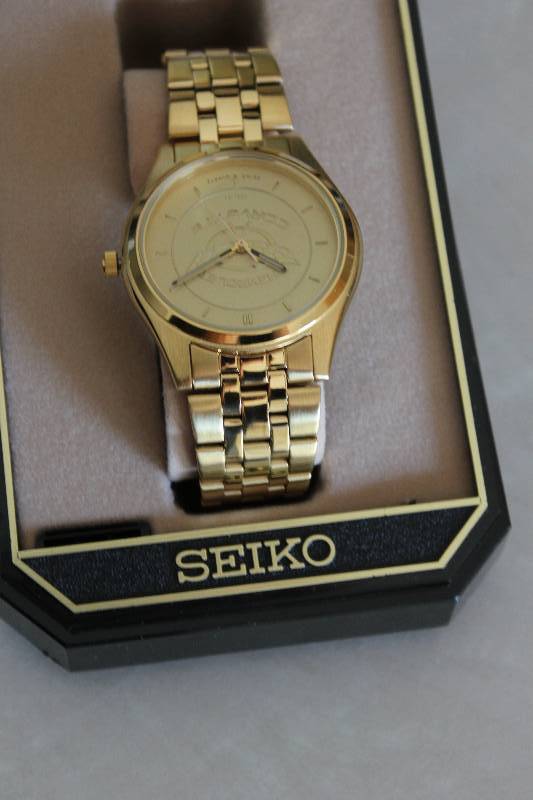 lot 214 image: Seiko Watch wCase.