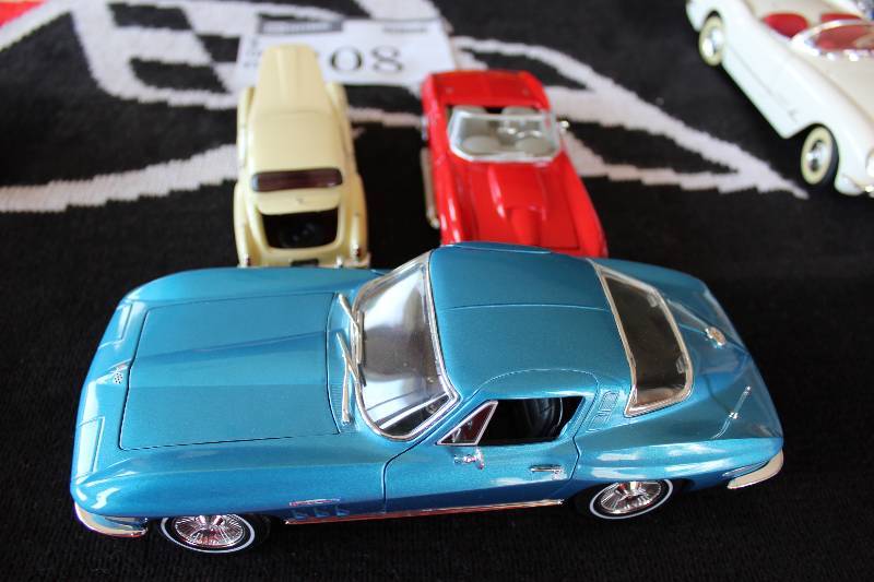 lot 208 image: Lot of (3) Collectible Toy Cars Including Nash Corvette (2).
