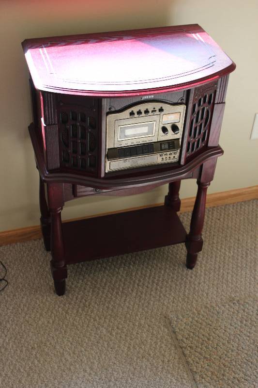 lot 252 image: JWIn JK-777 Full-Function Turntable Console w3CD Changer Radio wStand & Top Lid Storage 22 x 14 x 33.