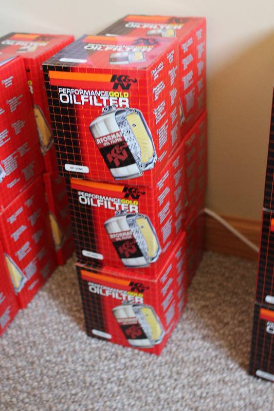 lot 265 image: Lot of (6) K & N Performance Gold Oil Filters.