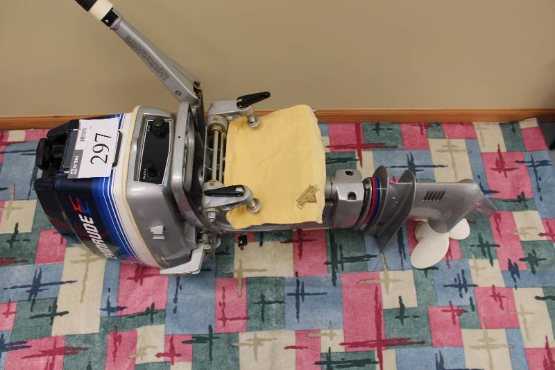 lot 297 image: Evinrude 521 Engine Motor.