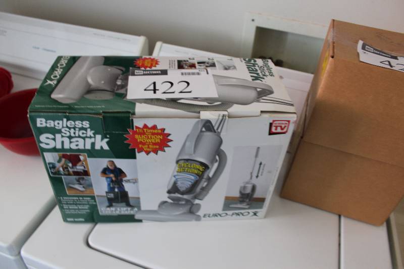 lot 422 image: Bagless Stick Shark Vacuum Euro-Pro X.