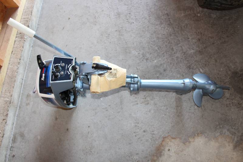 lot 518 image: Evinrude Two Trolling Motor.