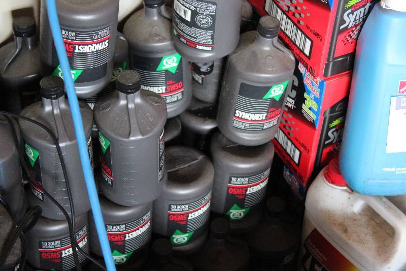 lot 437 image: Lot of (10) Bottles of Synquest Motor Oil 5W50.