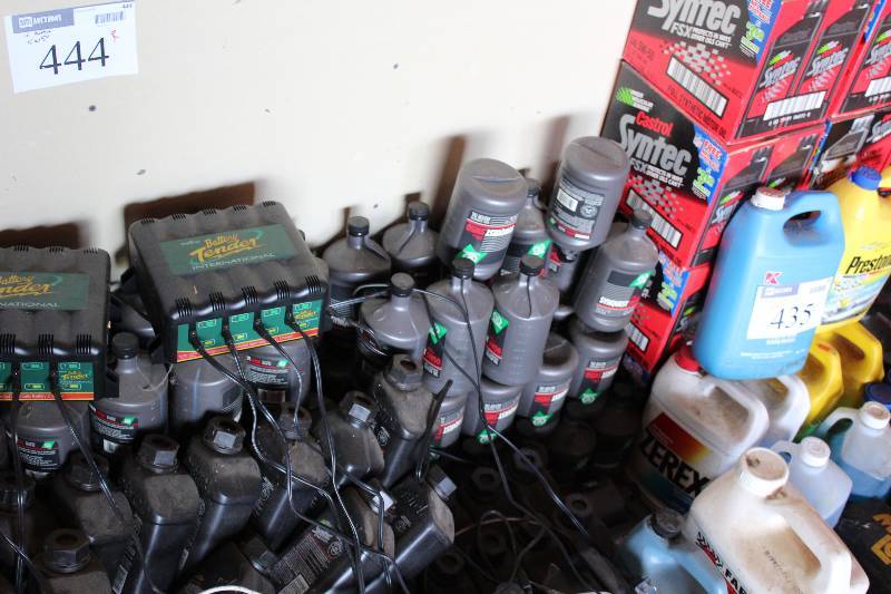 lot 439 image: Lot of (10) Bottles of Synquest Motor Oil 5W50.