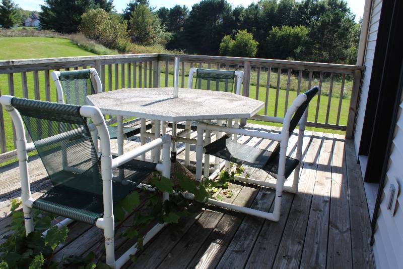 lot 567 image: Patio Lot Including Patio Table Patio Chairs (4).