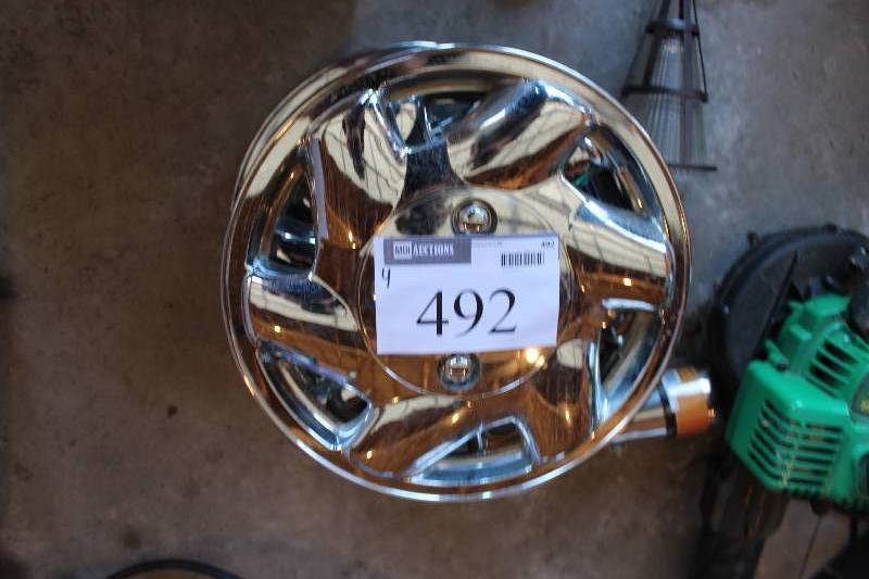 lot 492 image: Lot of (4) Hub Caps.