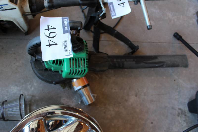 lot 494 image: Weed Eater Featherlite FL1500 wBlower Attachment.