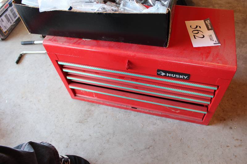 lot 562 image: Husky Tool Box wDivided Sections Metal.