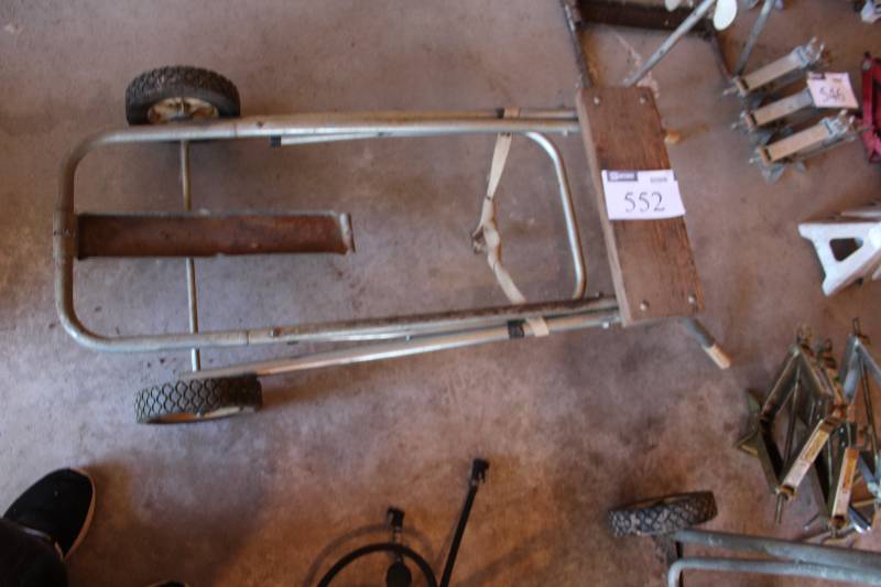 lot 552 image: Dolly wMetal Frame & Wheels.