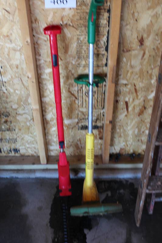 lot 466 image: Lot of (2) Hedge Trimmer Weed Whacker.