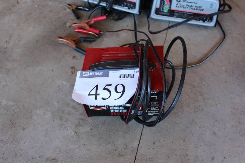 lot 459 image: Century Automotive Battery Charger.