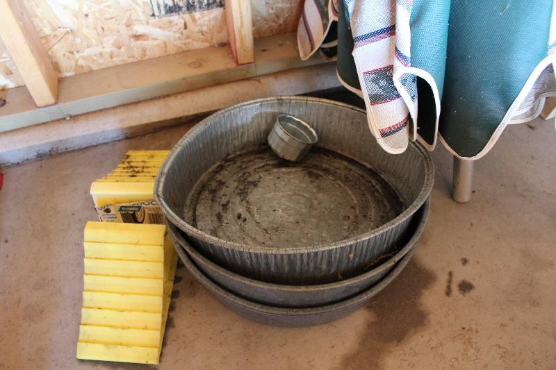 lot 537 image: Lot of (3) Metal Oil Pans.