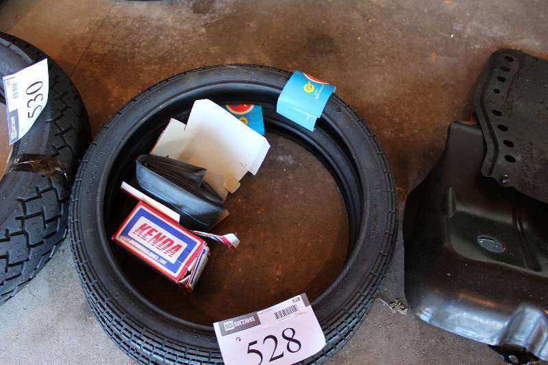 lot 528 image: Lot of (2) Tires.