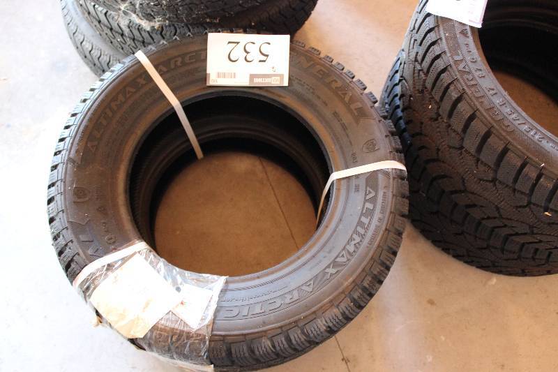 lot 532 image: Lot of (2) Altimax Arctic Tires.