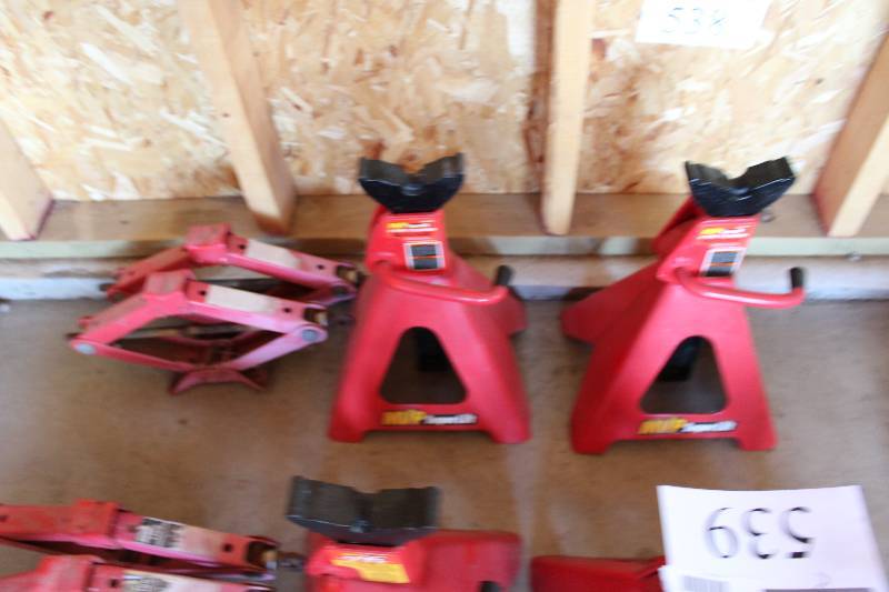 lot 538 image: Lot of (4) Including Tire Stands Car Jacks.