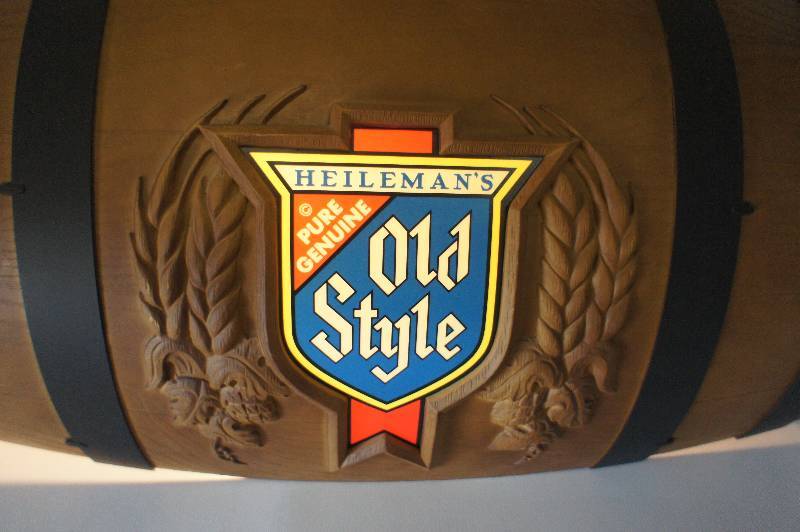 Old Style Barrel Pool Table Light
