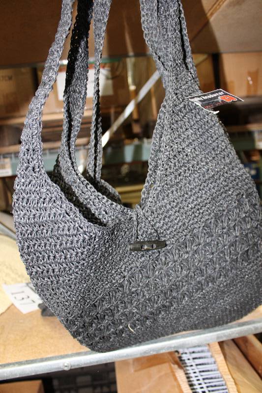lot 137 image: Lot of (3) Womens Bag wShoulder Sling Knit-Style.