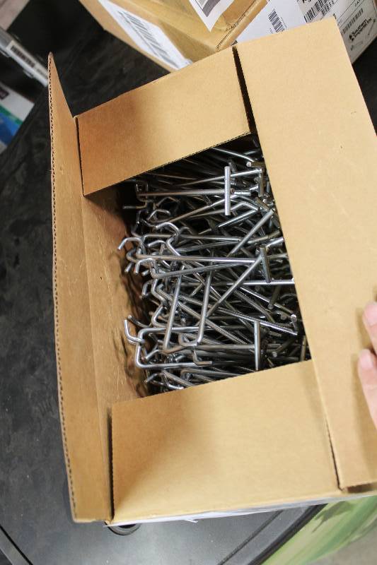 lot 112 image: Box Lot of Uniscan Hooks .166 x 4 Hanging Brackets For Display Cases.