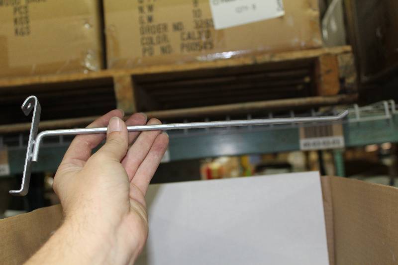 lot 72 image: Lot Of Metal Gridwall Hooks.