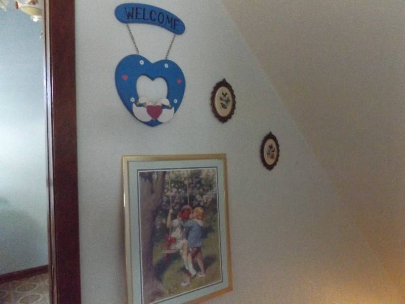 Pictures and Wall Hangings