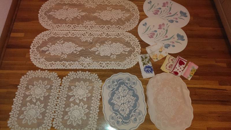 Placemats, table runners, handkerchiefs