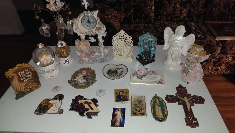 Angel figurines, decorations, and water globes
