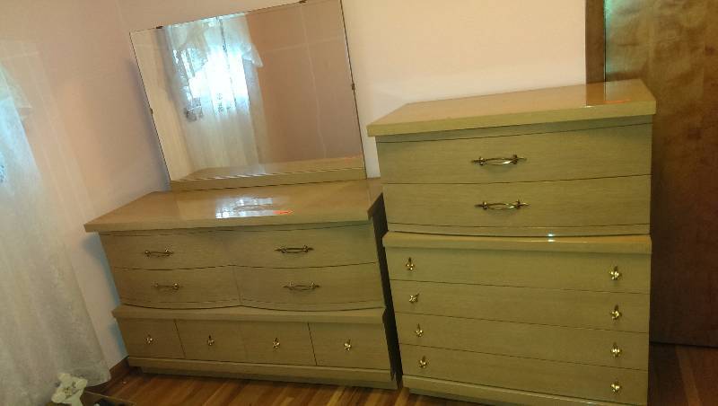 Two blonde dressers