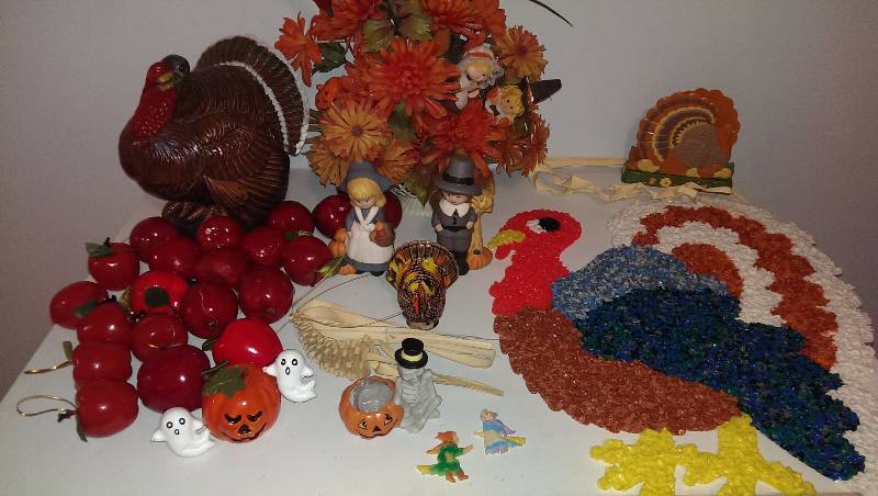 Thanksgiving and Halloween decorations, Turkey cookie jar