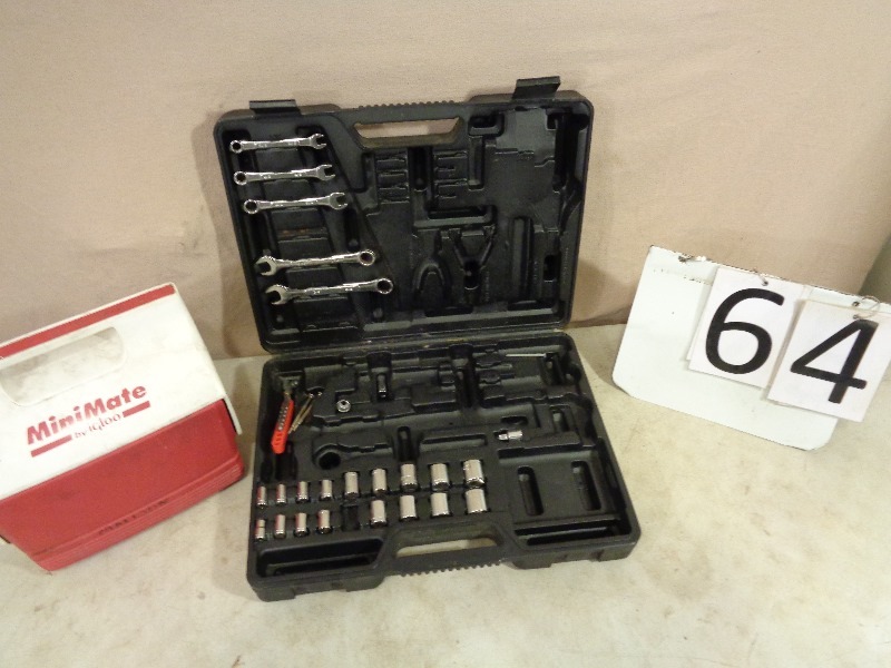 Igloo Lunch Cooler and Partial Socket Wrench Set