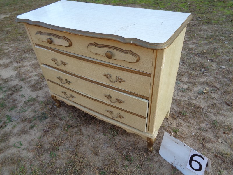 Dresser
