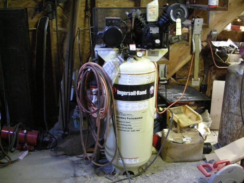 lot 30 image: Ingersol Rand Industrial air compressor