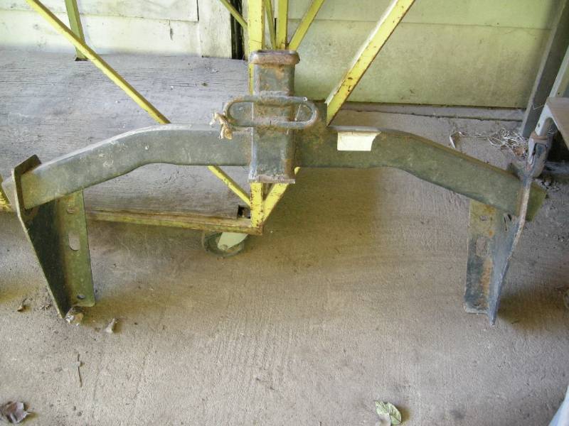 lot 41 image: Draw-Tite hitch