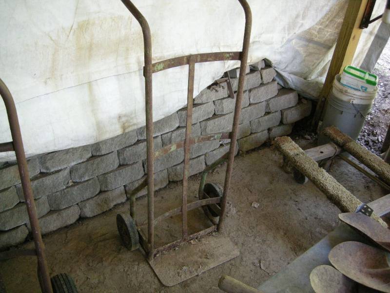 lot 44 image: 2 wheel cart