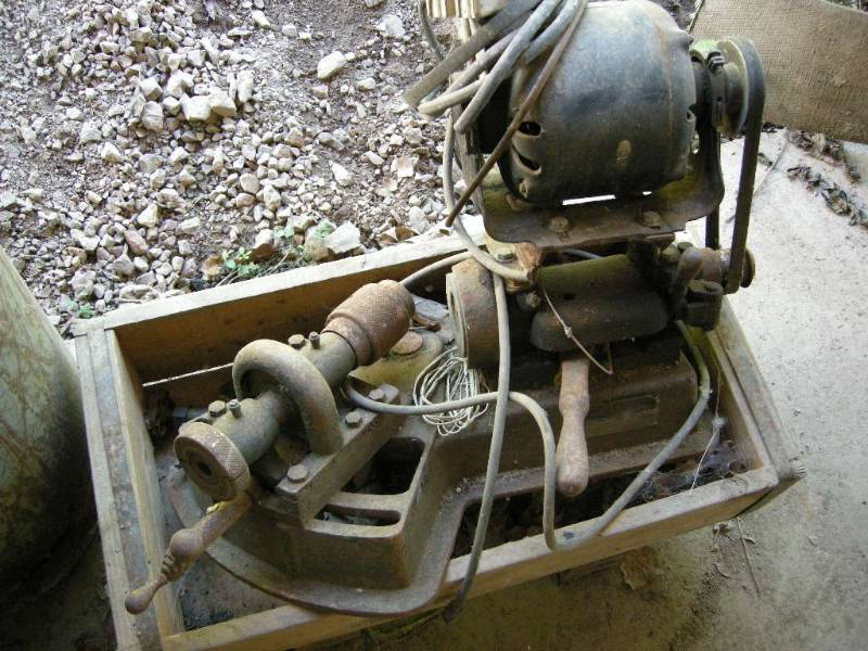 lot 46 image: Antique valve machine