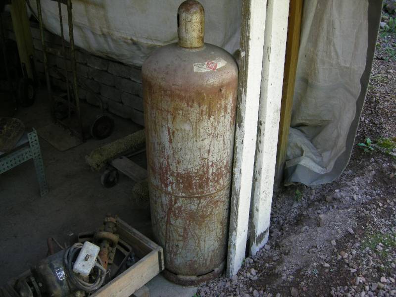 lot 47 image: Propane cylinder