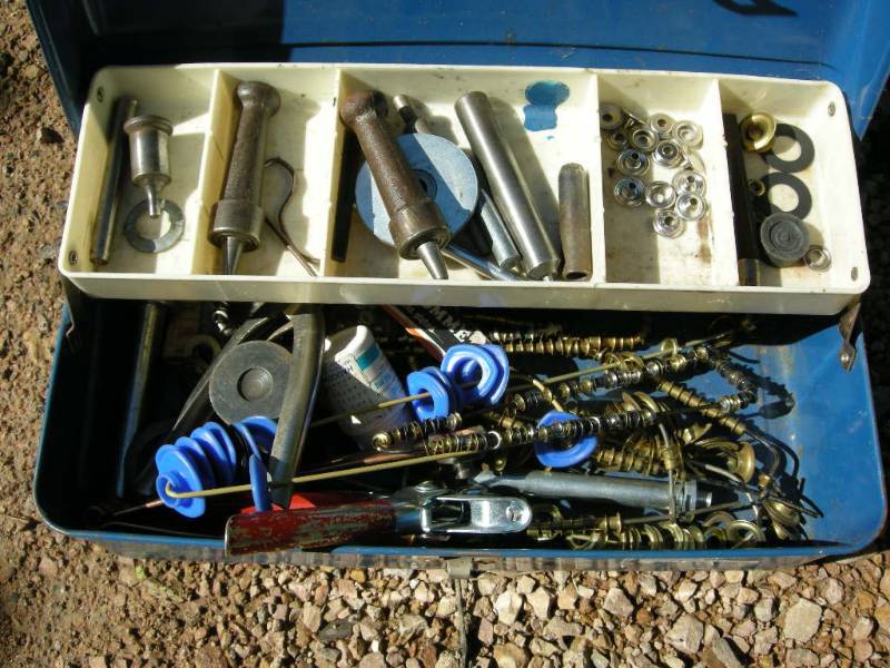 lot 50 image: Grommet making kit