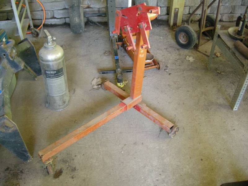 lot 51 image: Engine stand