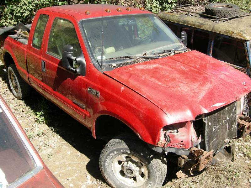 lot 3 image: 2001 Ford F350 4x4 Diesel Truck