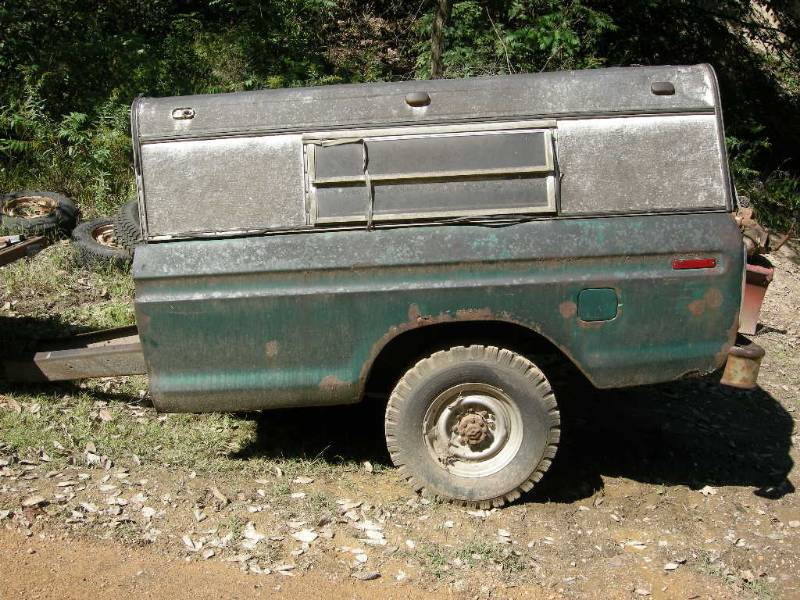 lot 79 image: Ford PU box yard trailer