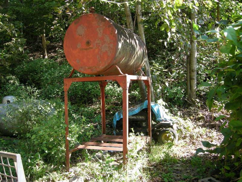 lot 14 image: Elevated fuel tank